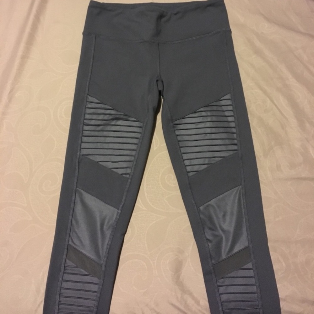 Alo yoga pants